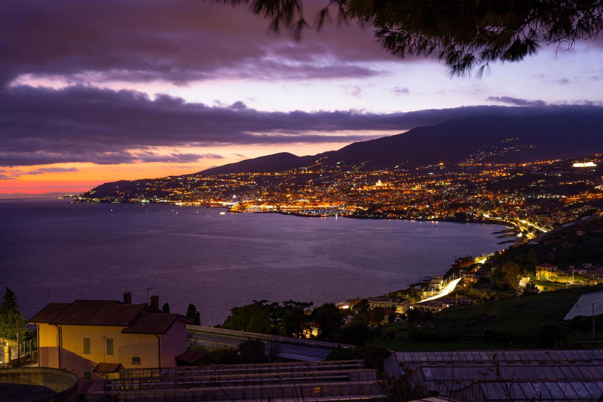 Casa Emma With Sea Glimpse - Happy Rentals Sanremo Exterior photo